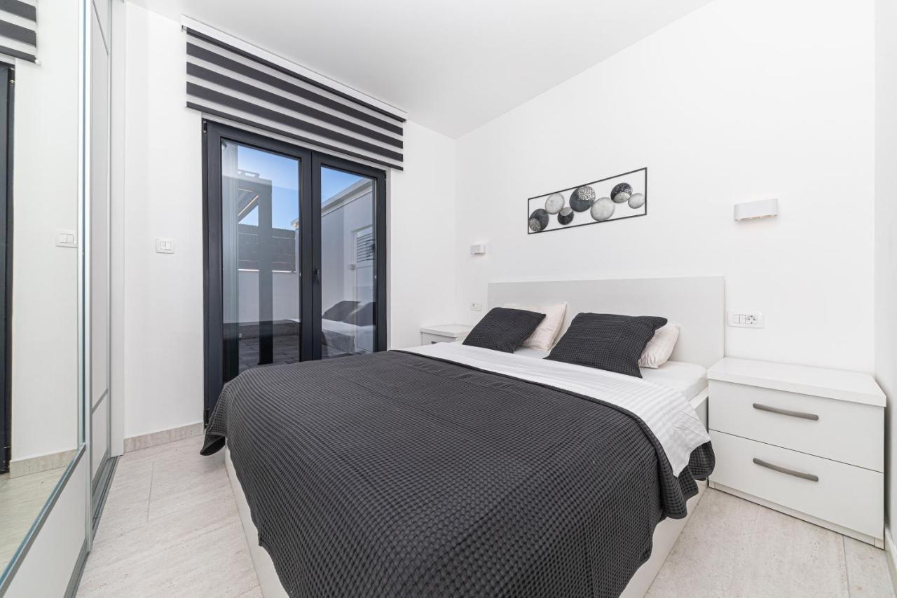 Luxury Apartment Pia With Swimming Pool And Grill Trogir Exterior photo