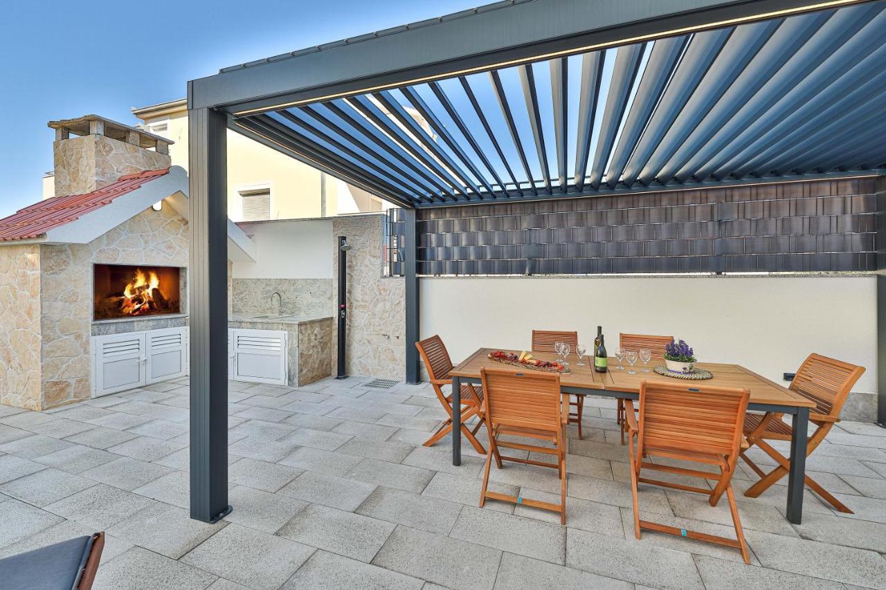 Luxury Apartment Pia With Swimming Pool And Grill Trogir Exterior photo